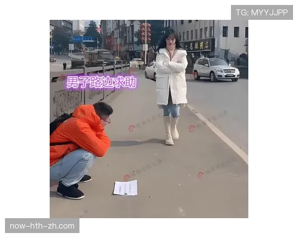 余依婷蹲路边吃煎饼，手上那枚钻戒跟路灯抢着亮