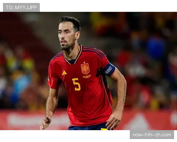 布斯克茨与迪巴拉中场组织能力差异及其体系适配性演变