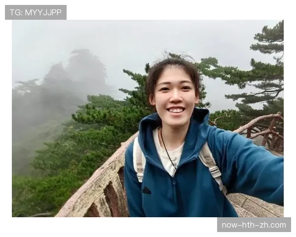 李盈莹上场像打仗，下场像有钱闺蜜，随手一拍我就怀疑人生